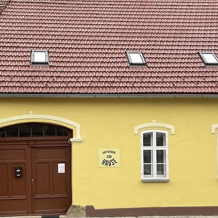 Maison d'hôtes Zu Hause à Vrbov Extérieur photo