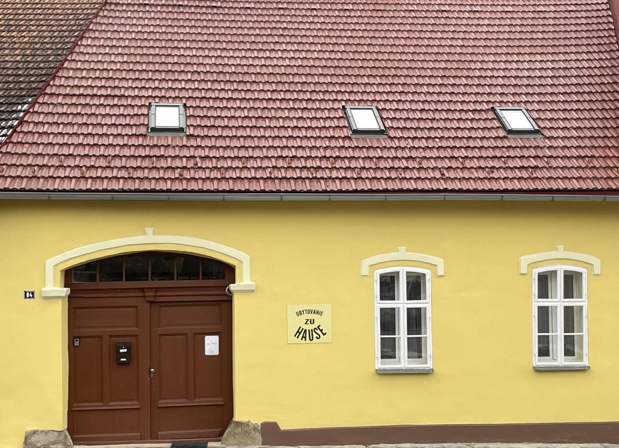 Maison d'hôtes Zu Hause à Vrbov Extérieur photo