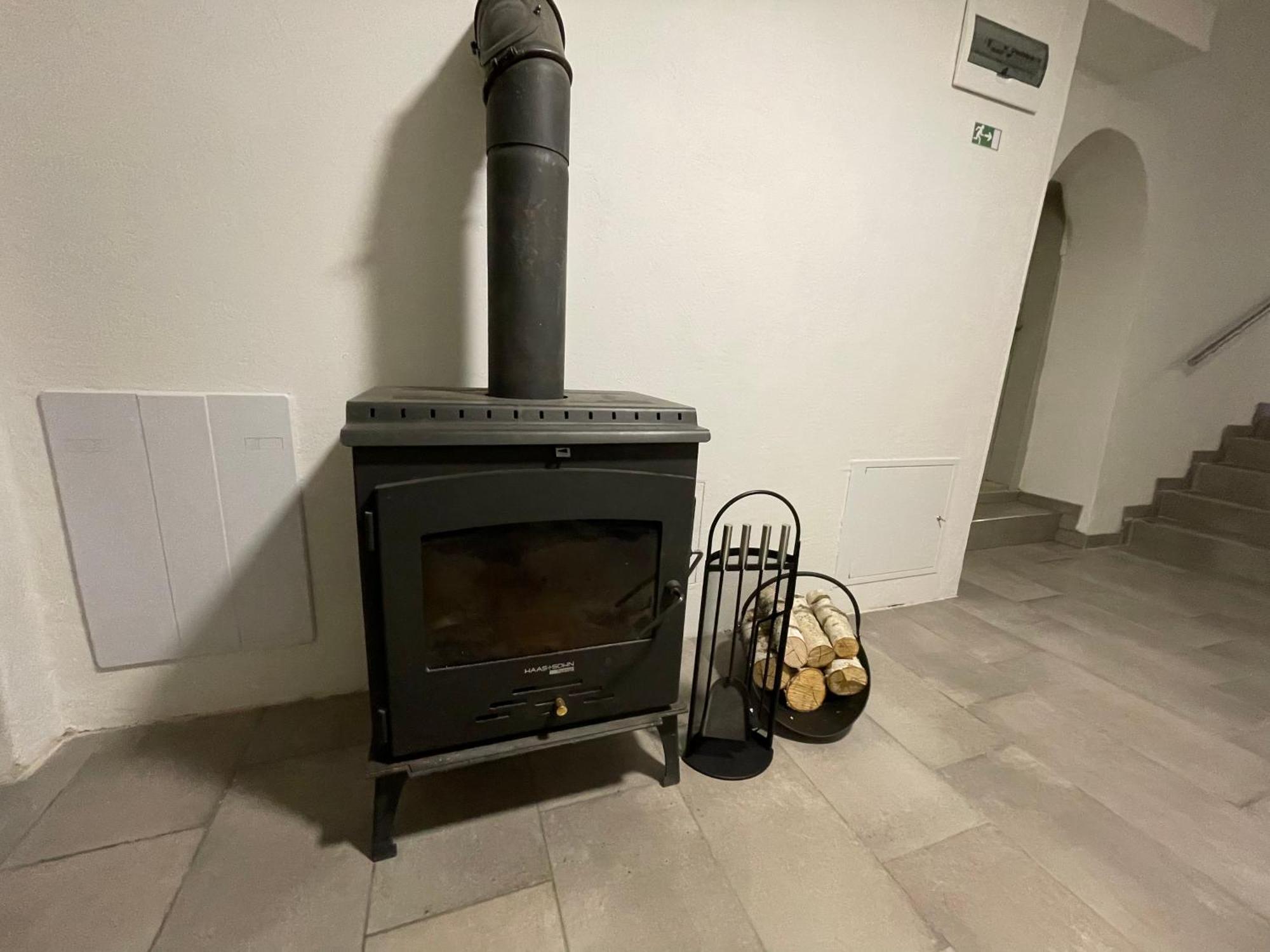 Maison d'hôtes Zu Hause à Vrbov Extérieur photo