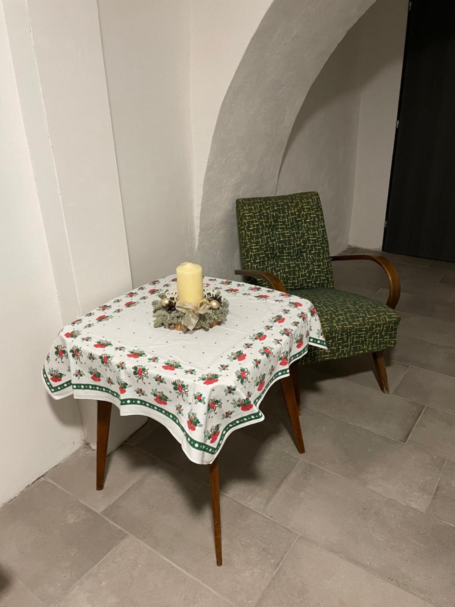 Maison d'hôtes Zu Hause à Vrbov Extérieur photo