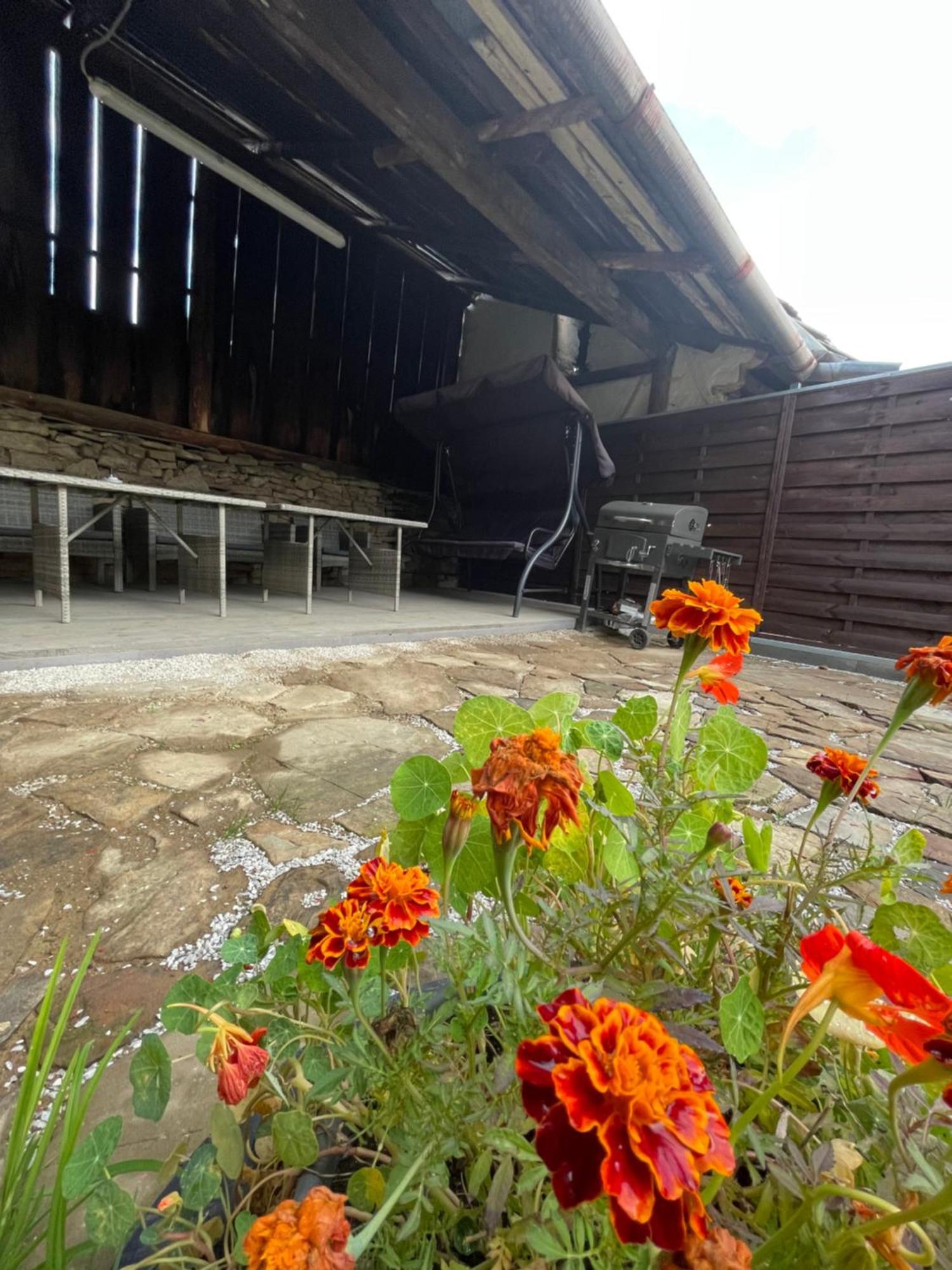 Maison d'hôtes Zu Hause à Vrbov Extérieur photo